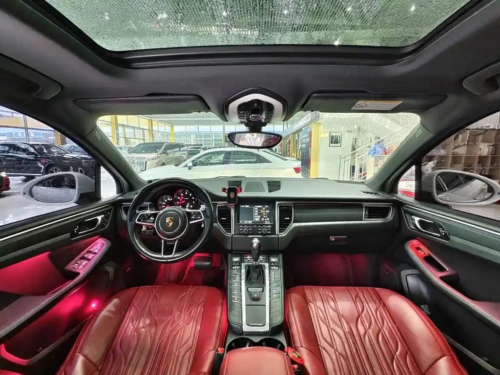 Porsche Macan 2016 — фото 14