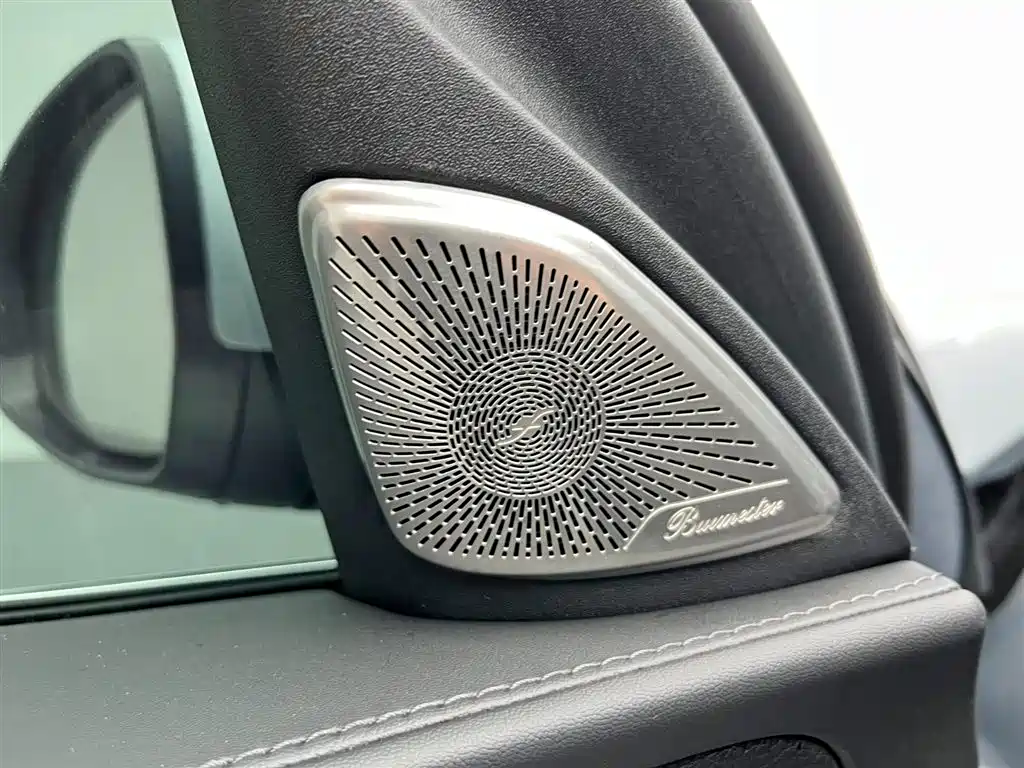 Mercedes-Benz C-Class 2024 — фото 14