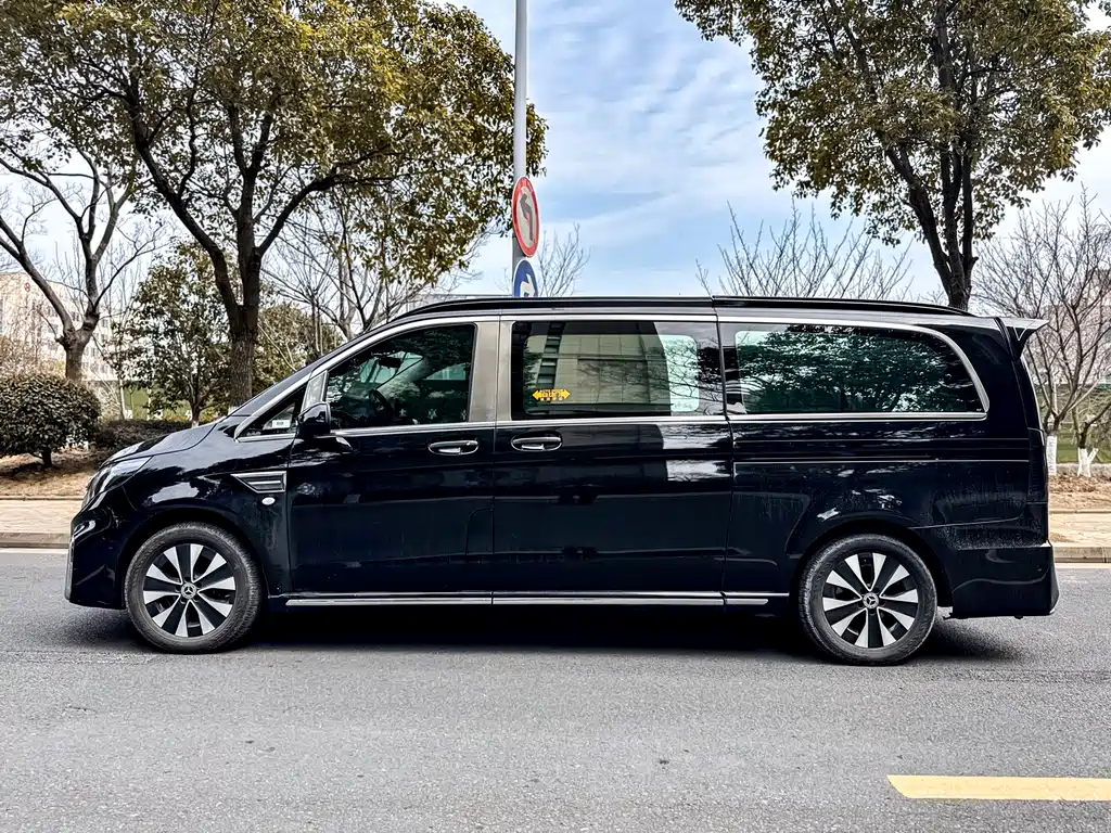 Mercedes-Benz Vito 2023 — фото 35