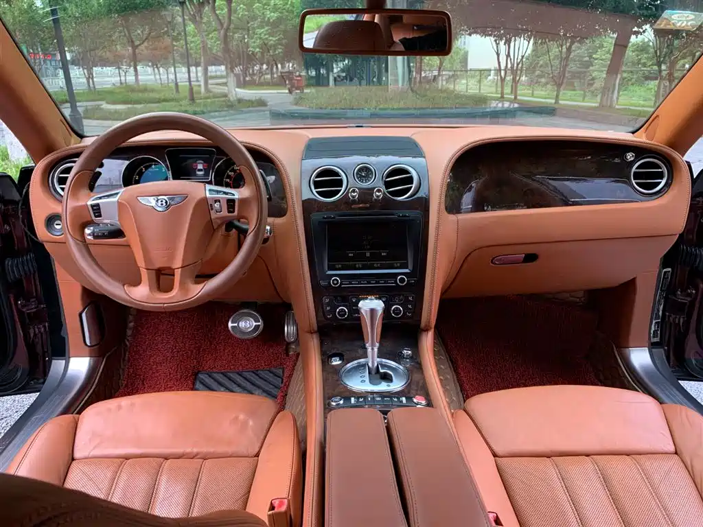 Bentley Flying Spur 2012 — фото 10