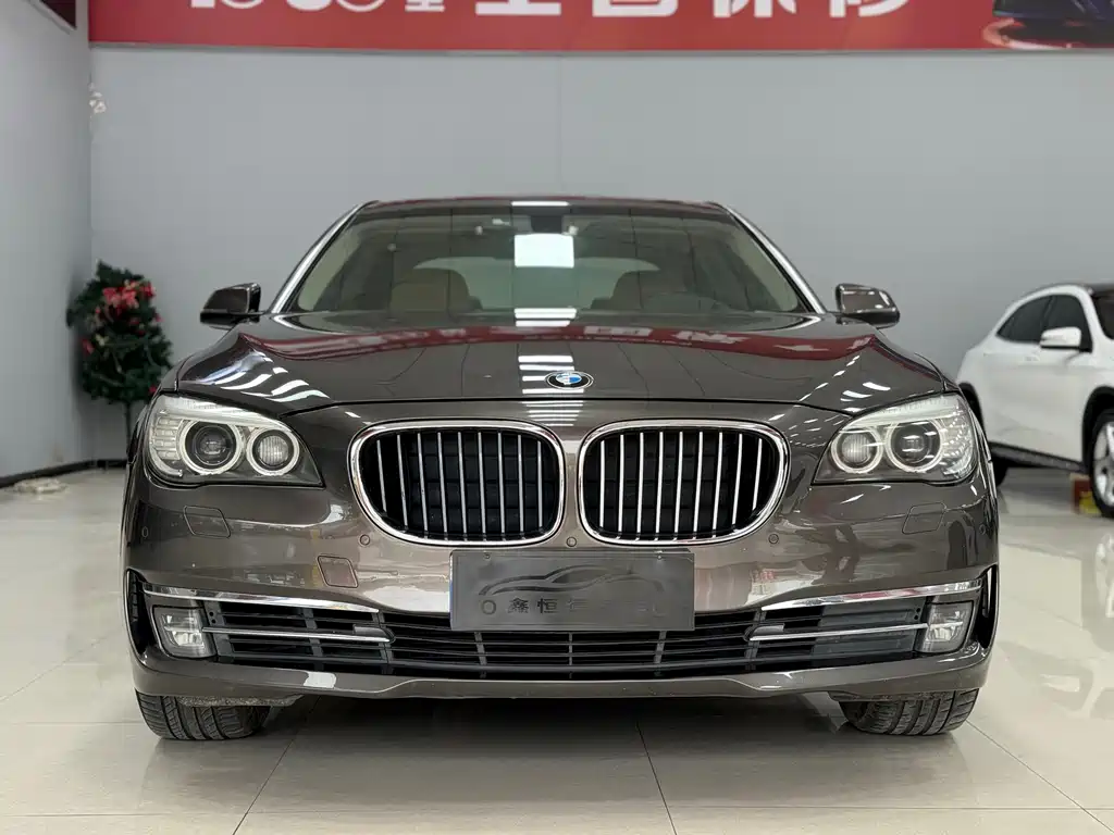 BMW 7 Series 2013 — фото 2