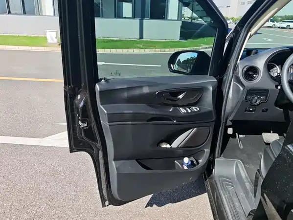 Mercedes-Benz Vito 2024