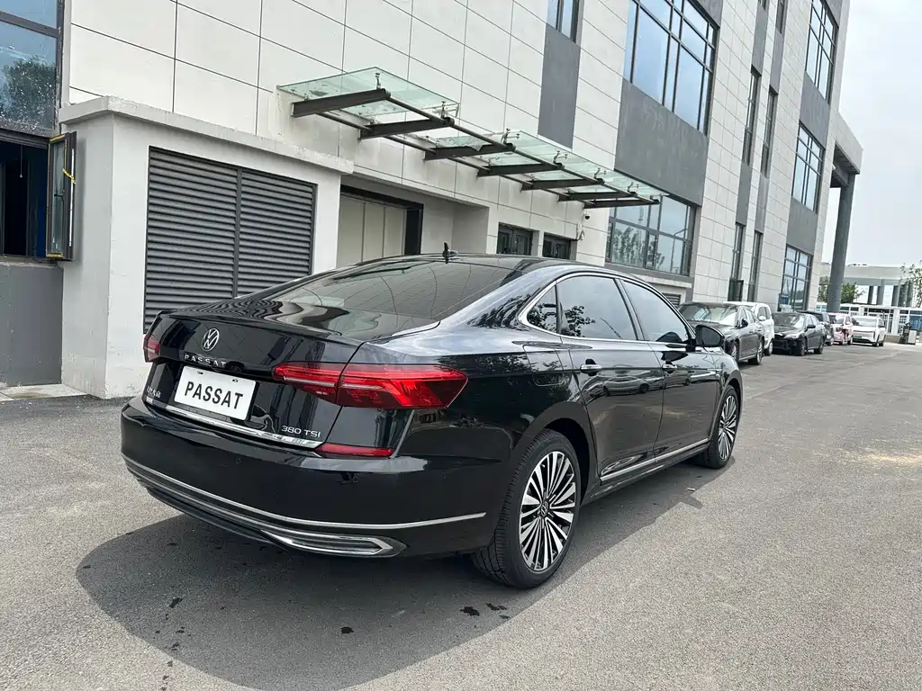 Volkswagen Passat 2020 — фото 18