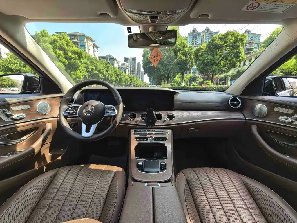 Mercedes-Benz E-Class 2020 — фото 9
