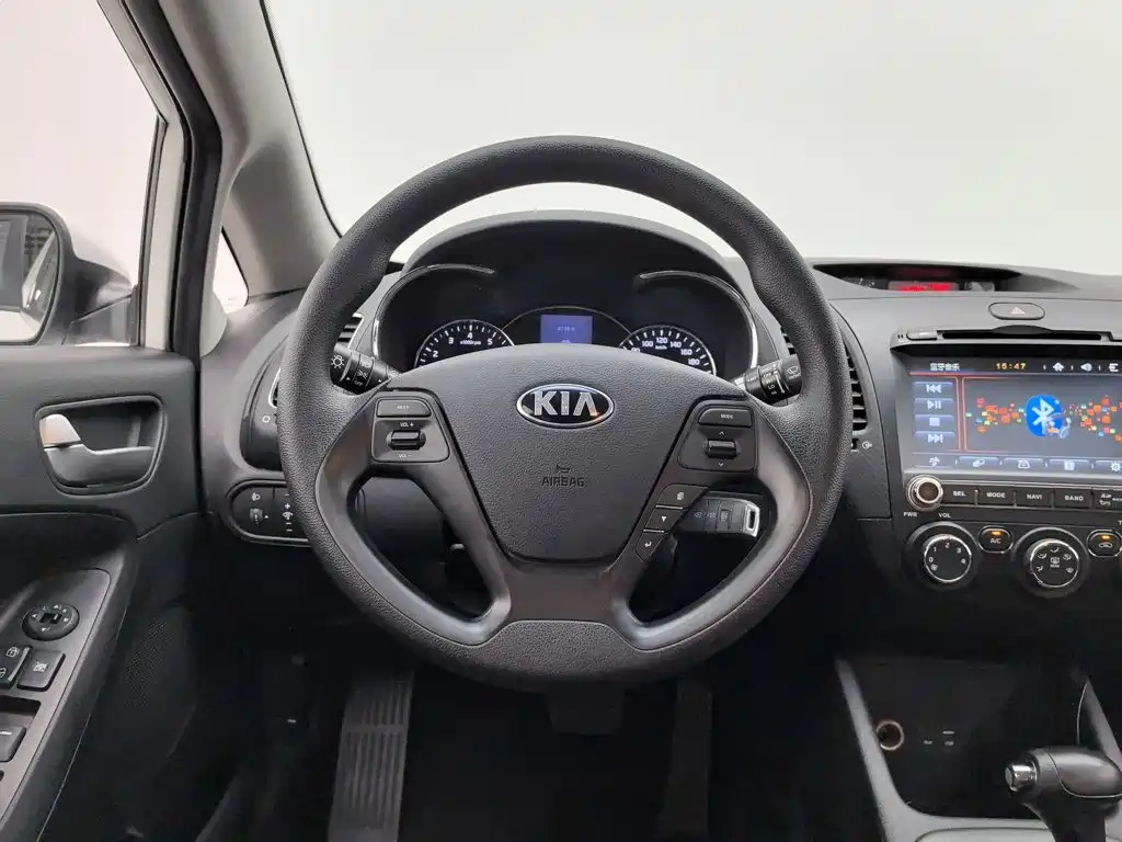 Kia K3 2015 — фото 11