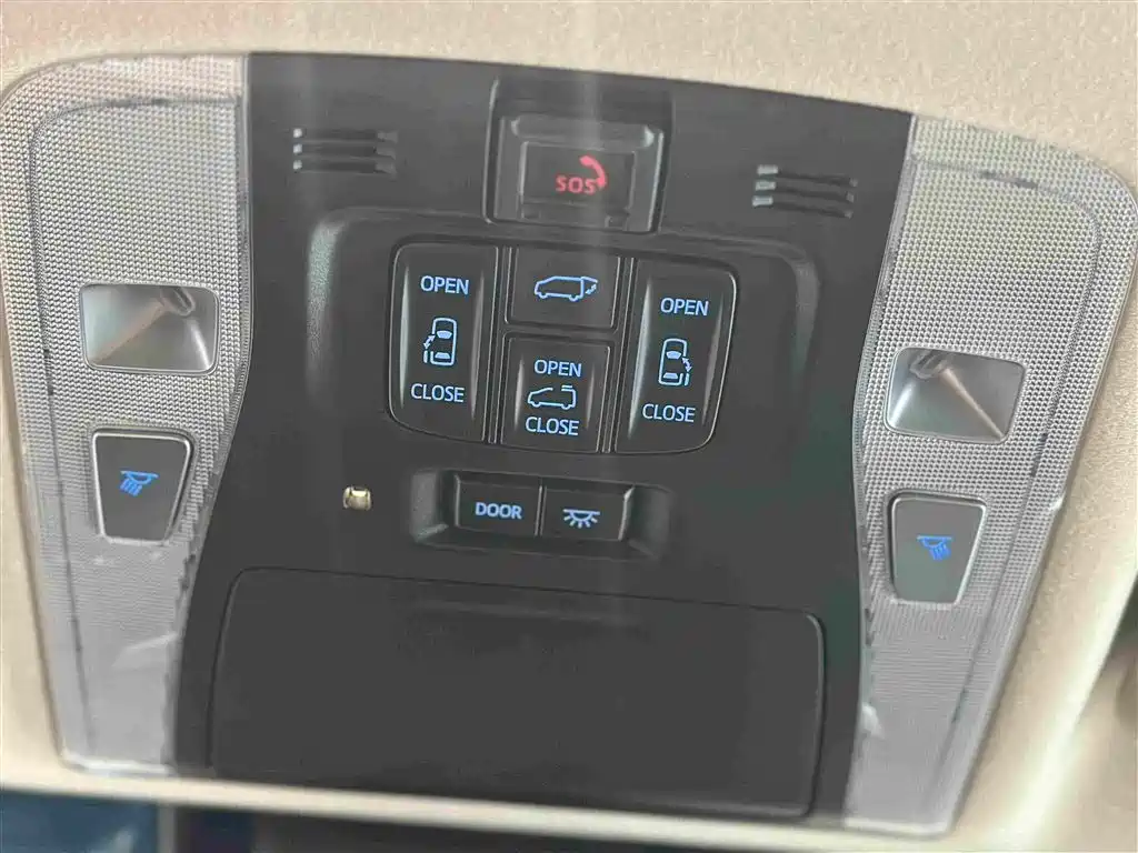 Toyota Vellfire 2022 — фото 22