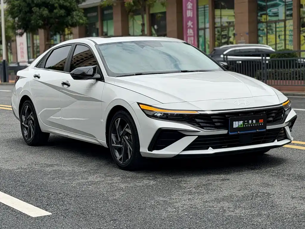 Hyundai Elantra 2023