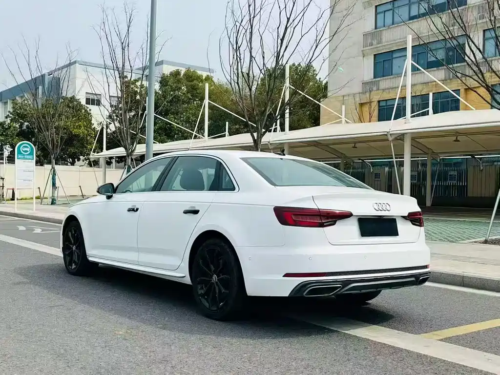Audi A4L 2019 — фото 13