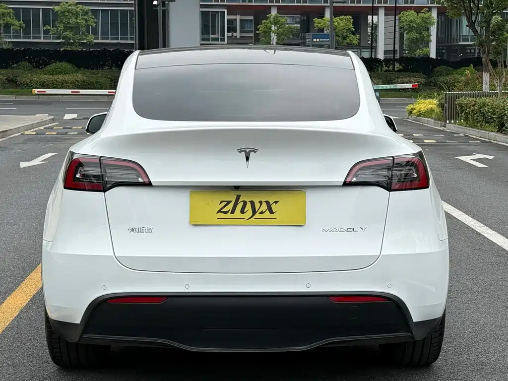 Tesla Model Y 2022 — фото 6