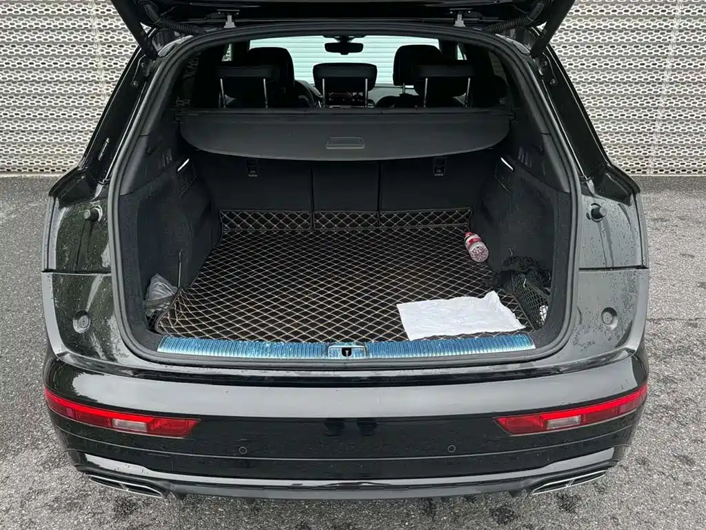 Audi Q5L 2023 — фото 16