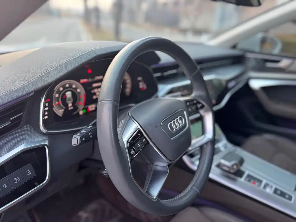 Audi A7L 2023 — фото 9