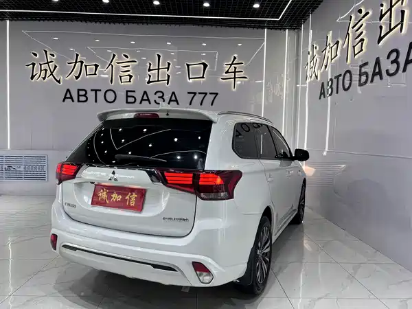 Mitsubishi Outlander 2022