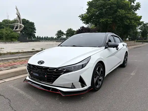 Hyundai Elantra 2023