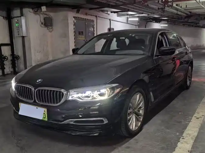 BMW 5 Series New Energy 2019 — фото 11