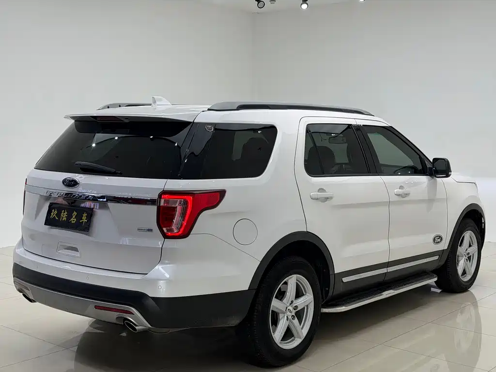 Ford Explorer 2016 — фото 12
