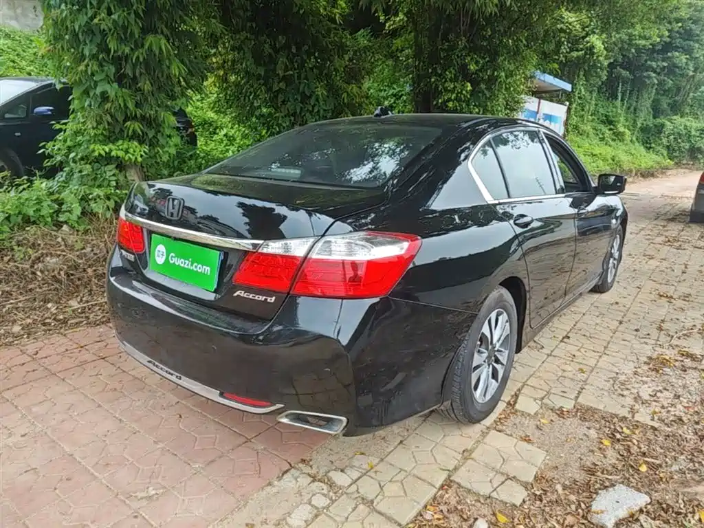 Honda Accord 2015 — фото 7