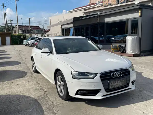 Audi A4L 2014