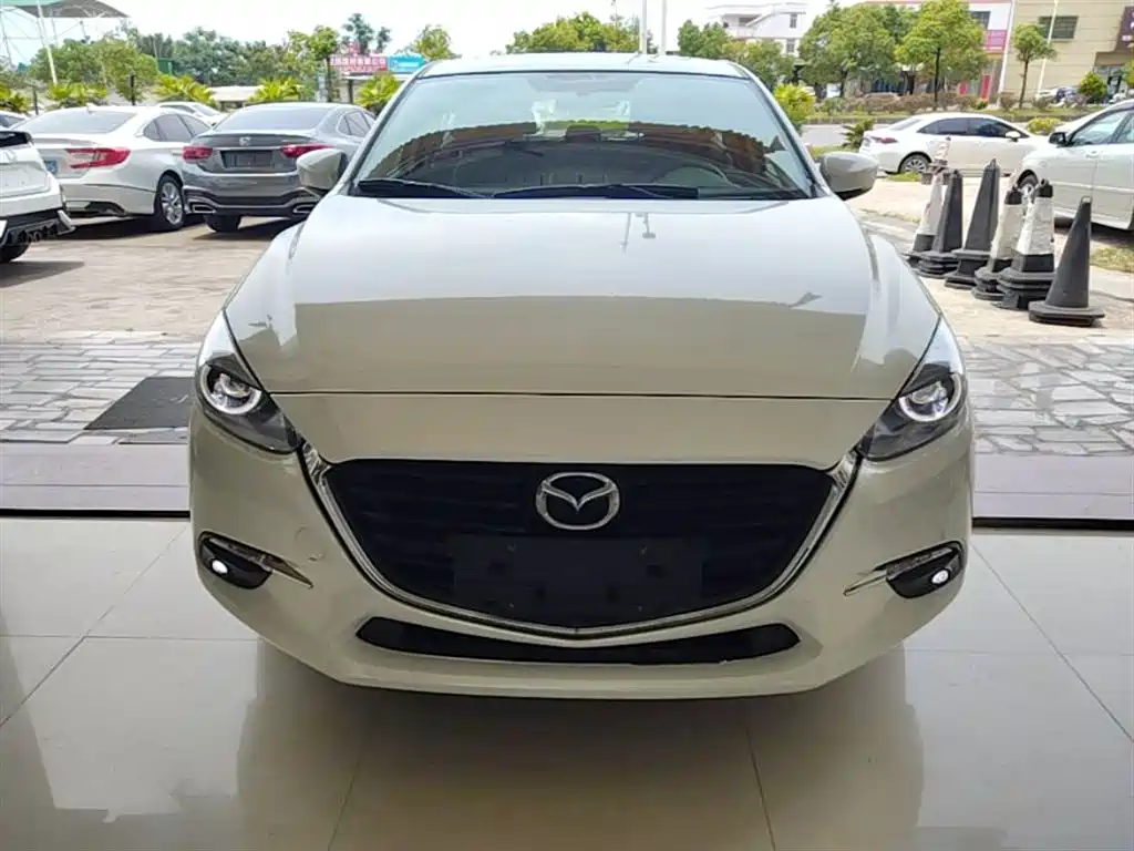 Mazda 3 Axela 2019 — фото 3