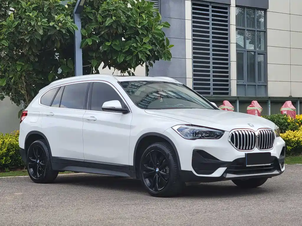BMW X1 2021 — фото 3