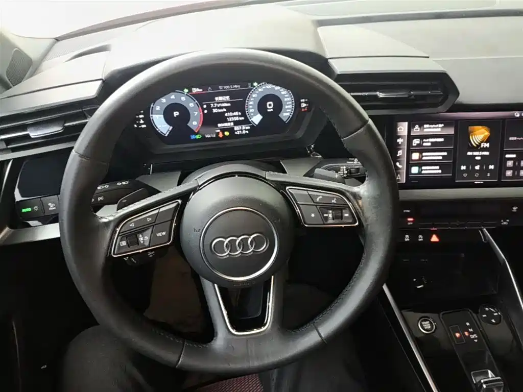 Audi A3 2021 — фото 10