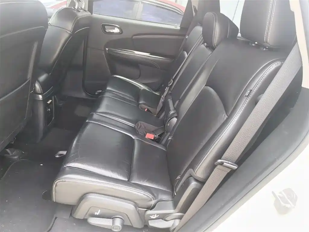 Dodge Journey 2016 — фото 17