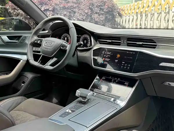 Audi A7L 2023