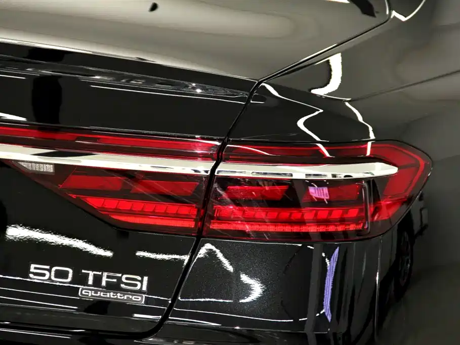 Audi A8 2023 — фото 31