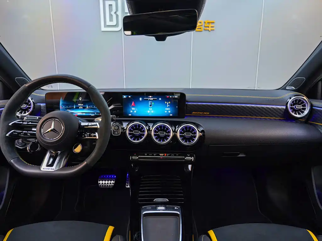 Mercedes-Benz A-Class AMG 2024 — фото 9