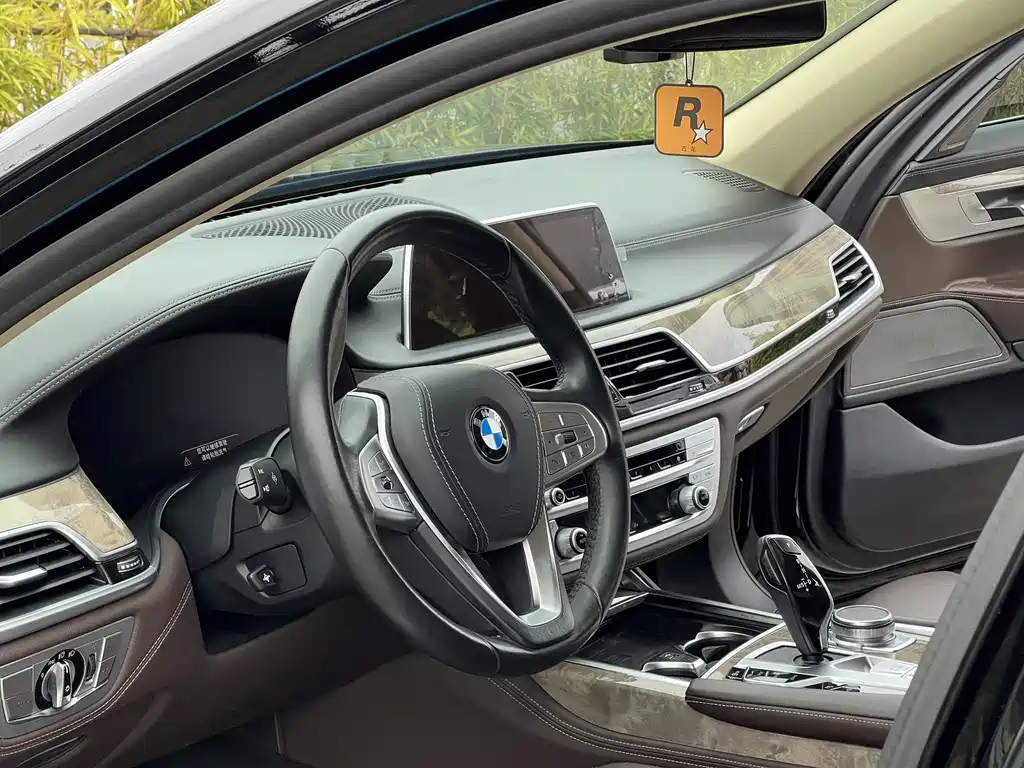 BMW 7 Series 2021 — фото 15