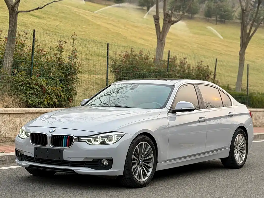 BMW 3 Series 2018 — фото 1
