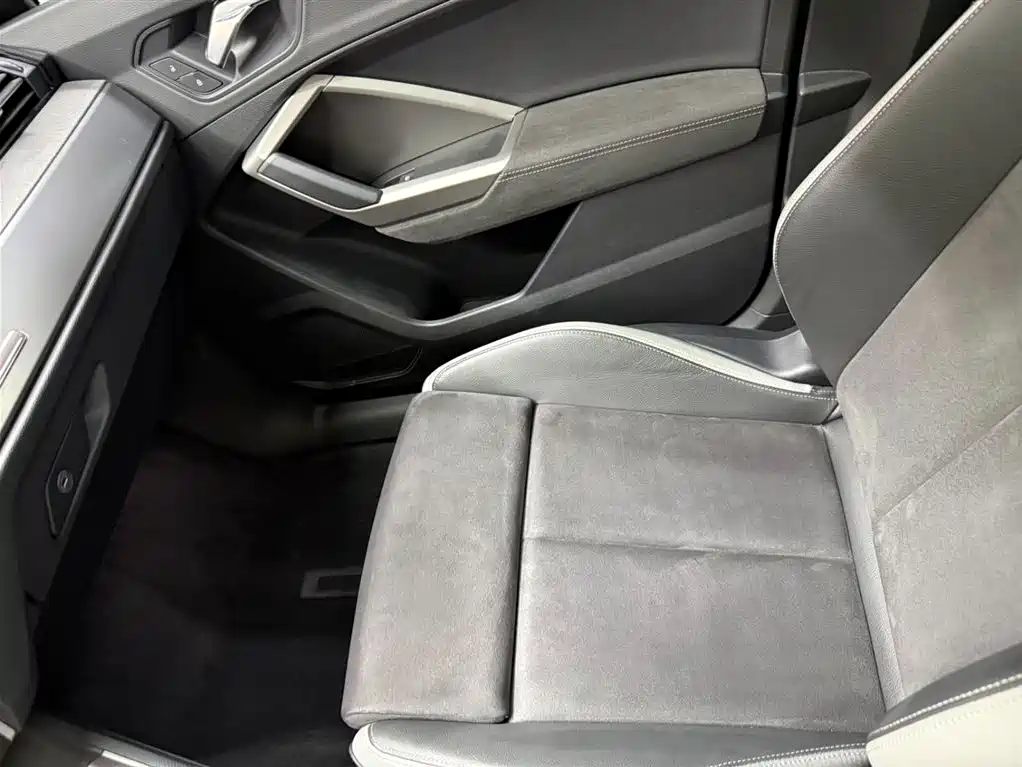 Audi Q3 2023 — фото 13