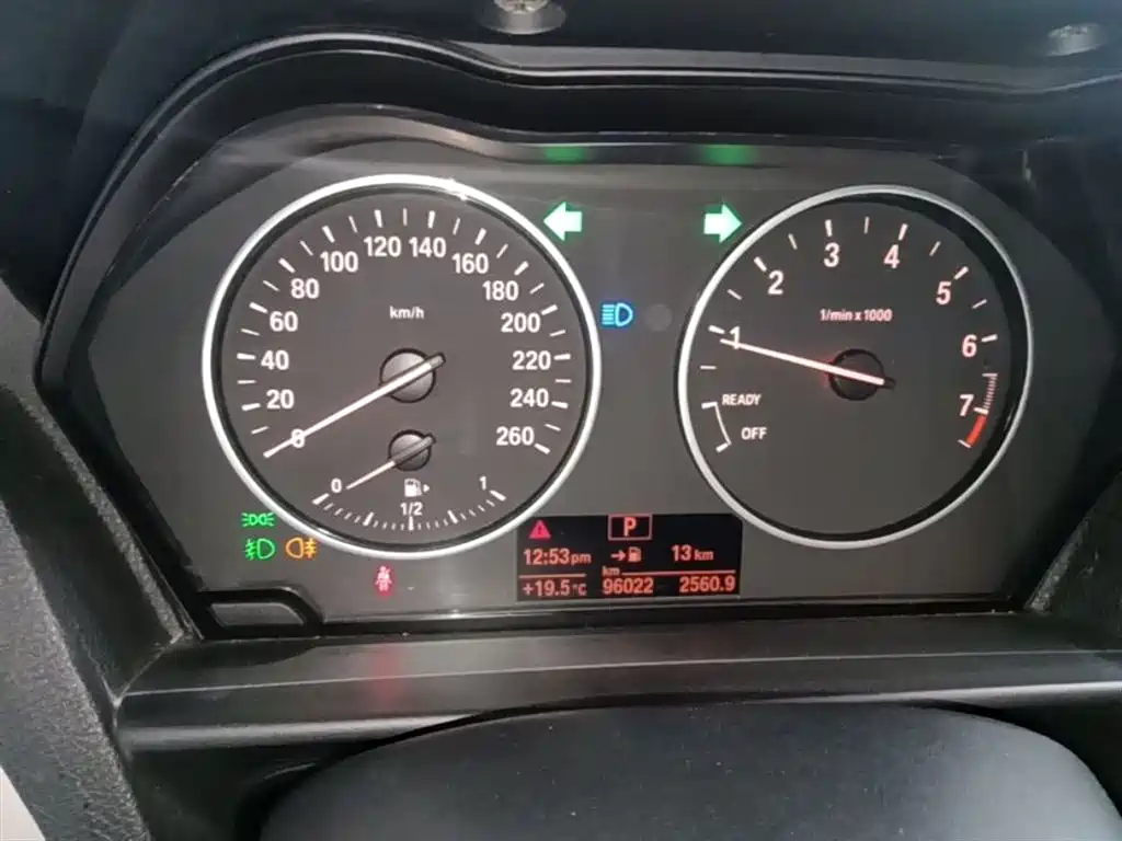 BMW 1 Series 2015 — фото 12