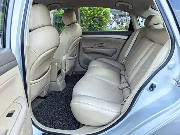 Nissan Sylphy 2012