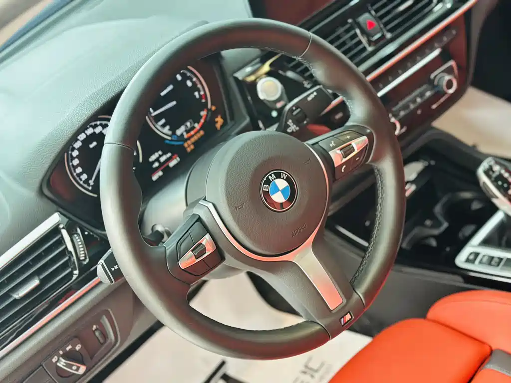 BMW 1 Series 2021 — фото 12
