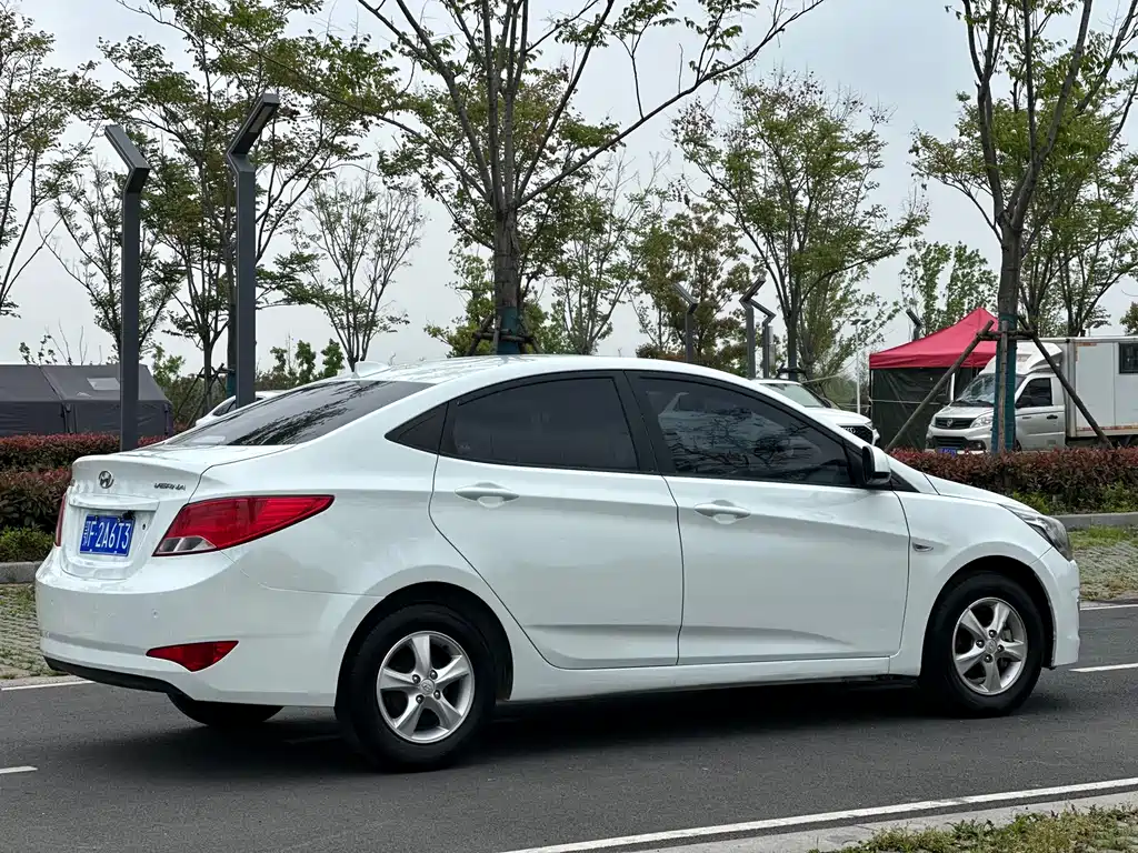 Hyundai Verna 2014 — фото 6