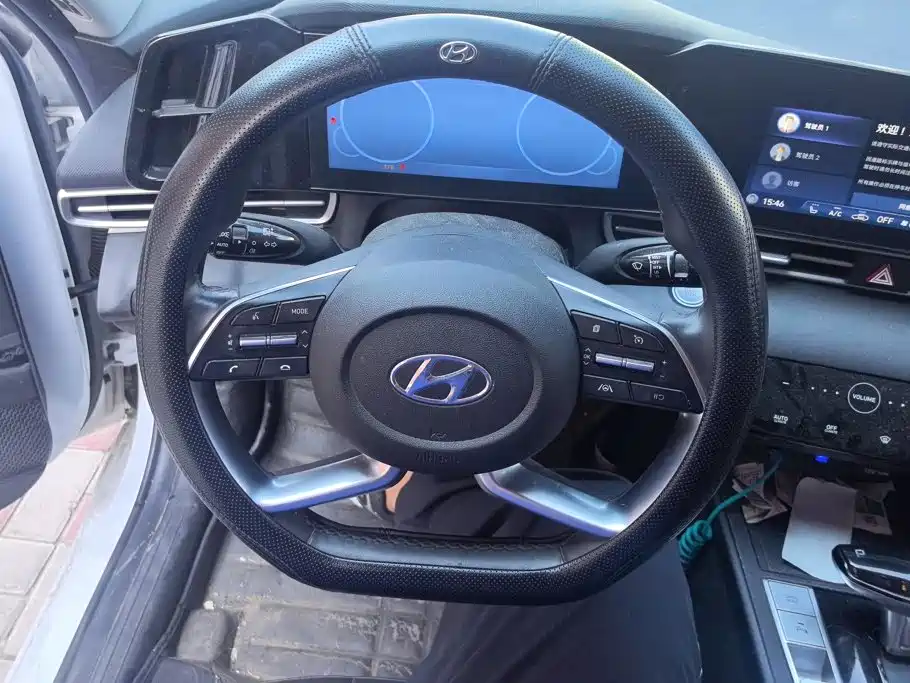 Hyundai Elantra 2021 — фото 15