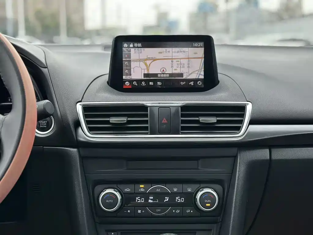 Mazda 3 Axela 2018 — фото 13