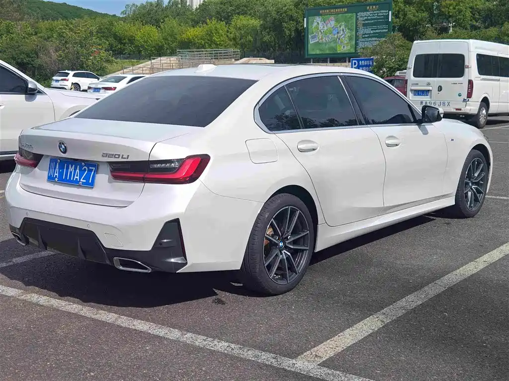 BMW 3 Series 2023