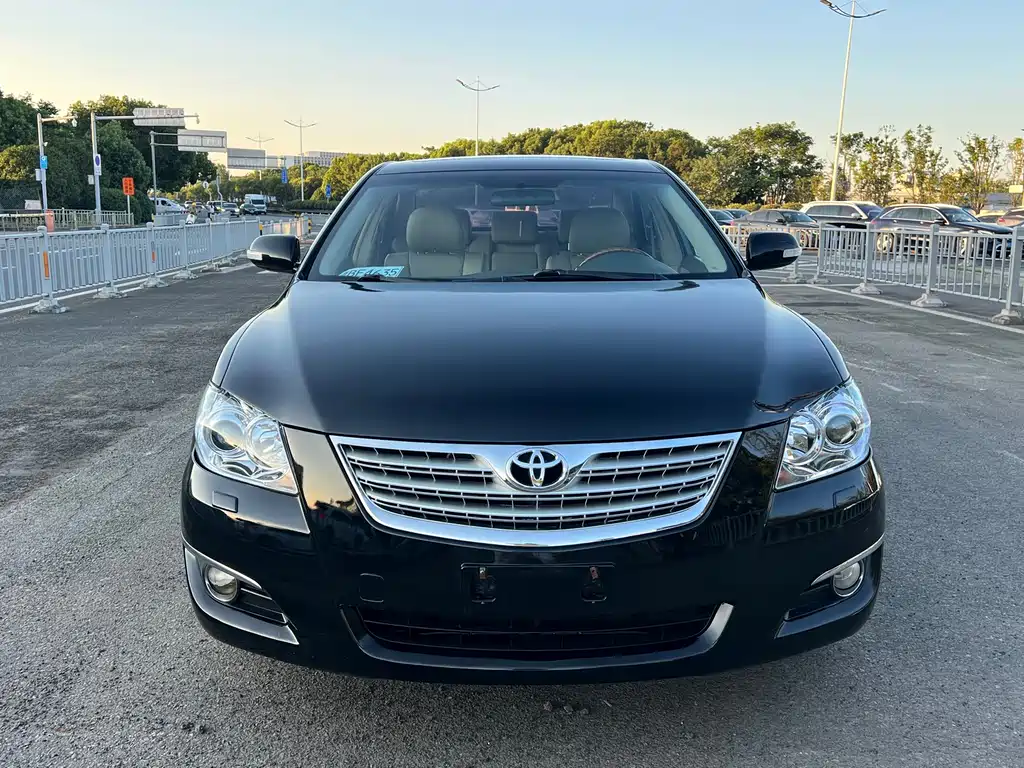 Toyota Camry 2008 — фото 2