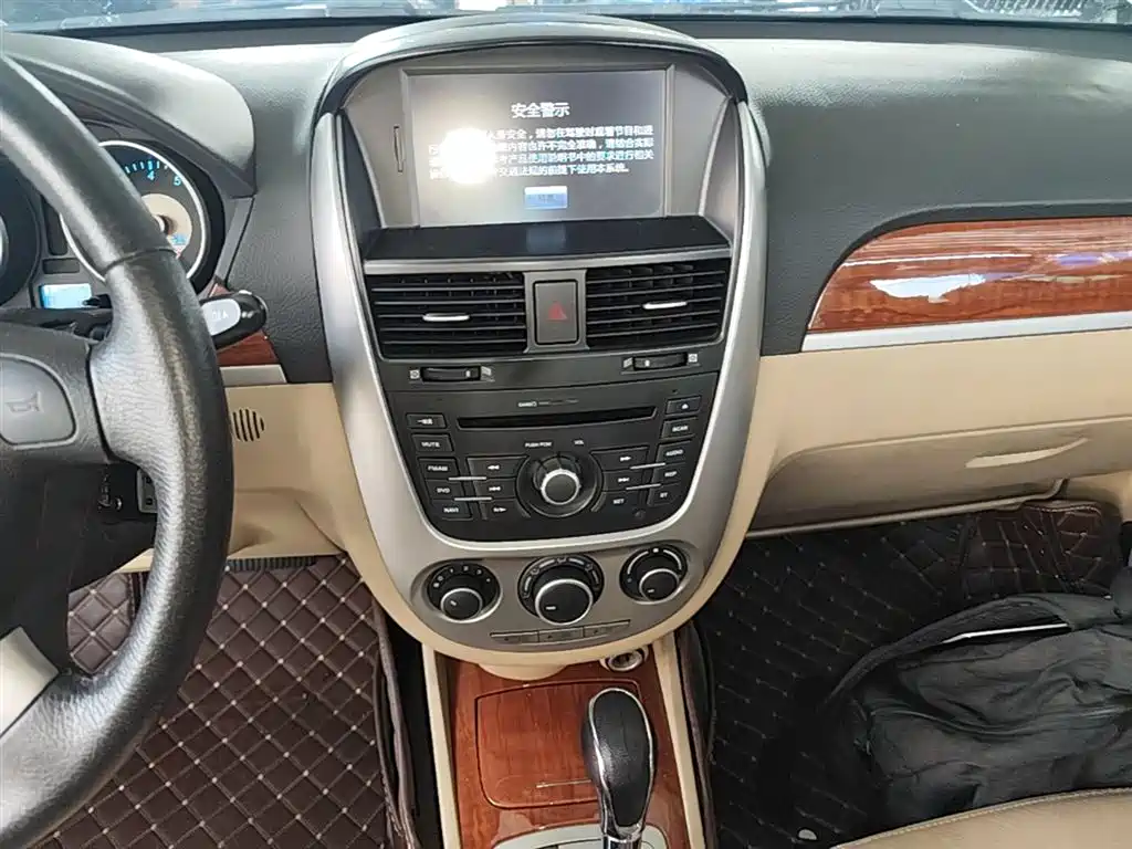 Buick Excelle 2014 — фото 13