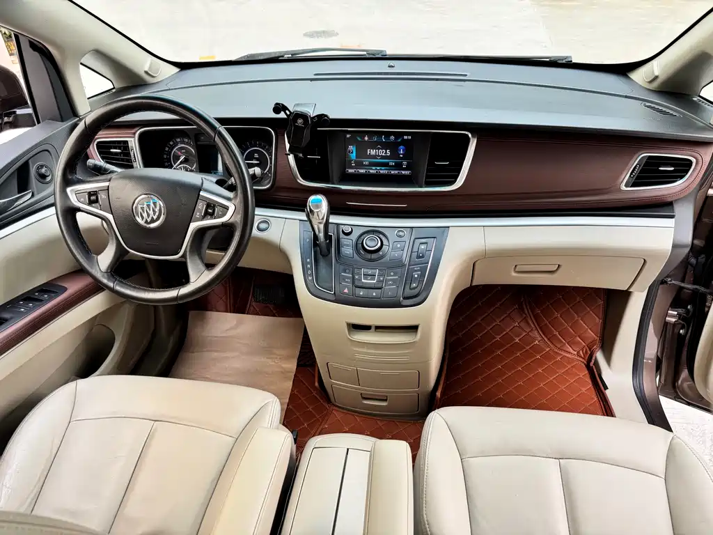 Buick GL8 2019 — фото 13