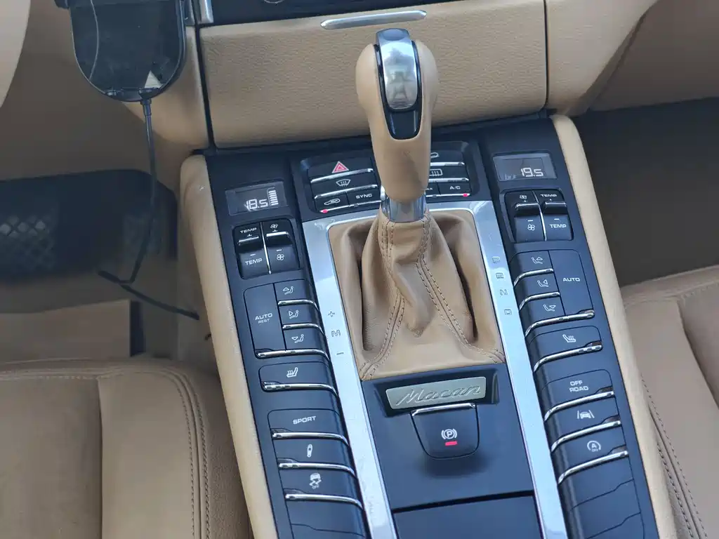 Porsche Macan 2016 — фото 20