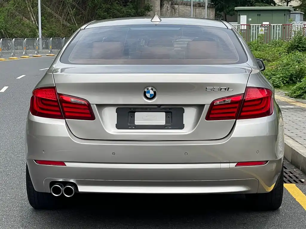 BMW 5 Series 2013 — фото 20