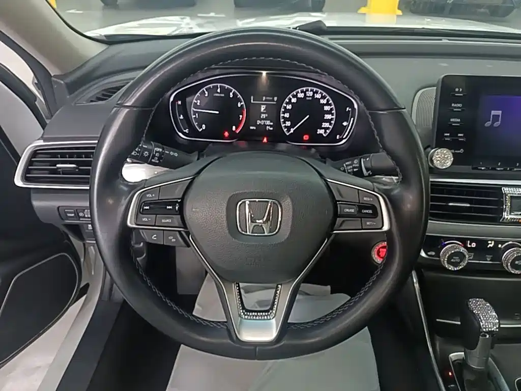 Honda Accord 2021 — фото 11