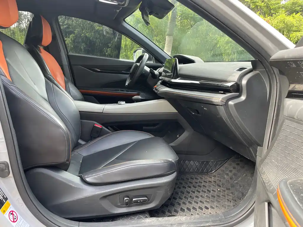 Changan UNI-V Smart Electric Idd 2023 — фото 8