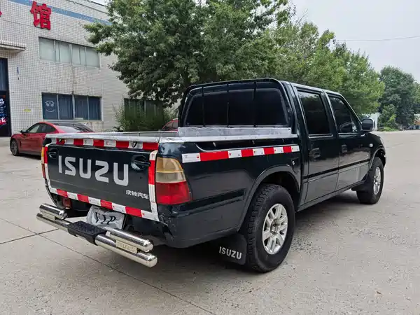 Isuzu Pickup 2016