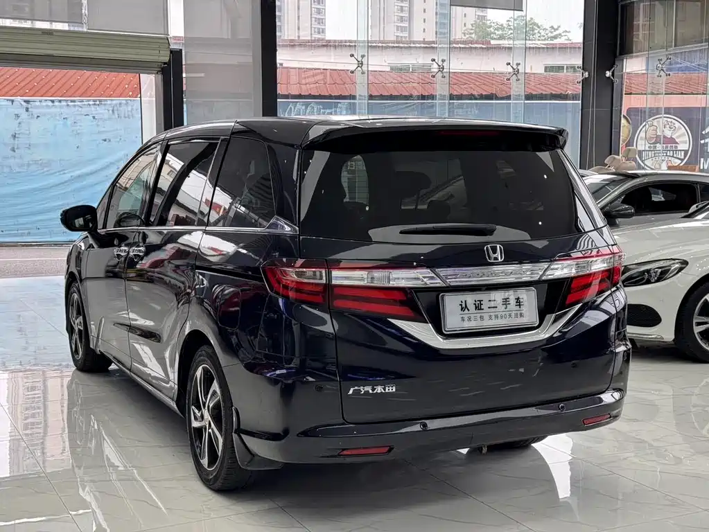 Honda Odyssey 2016 — фото 3