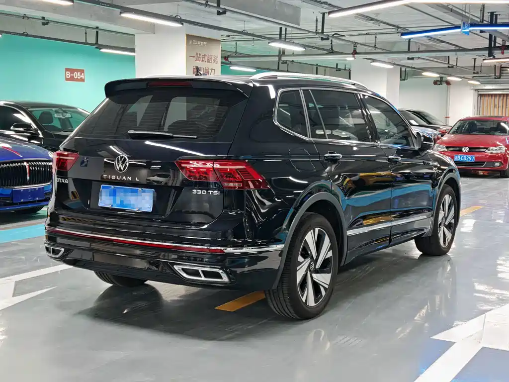 Volkswagen Tiguan L 2023 — фото 17