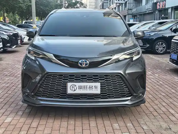 Toyota Granvia 2023