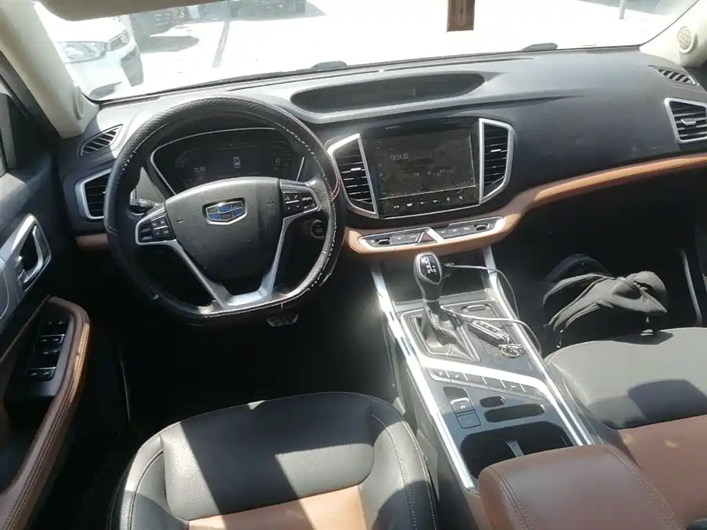 Geely Vision X6 2018 — фото 10